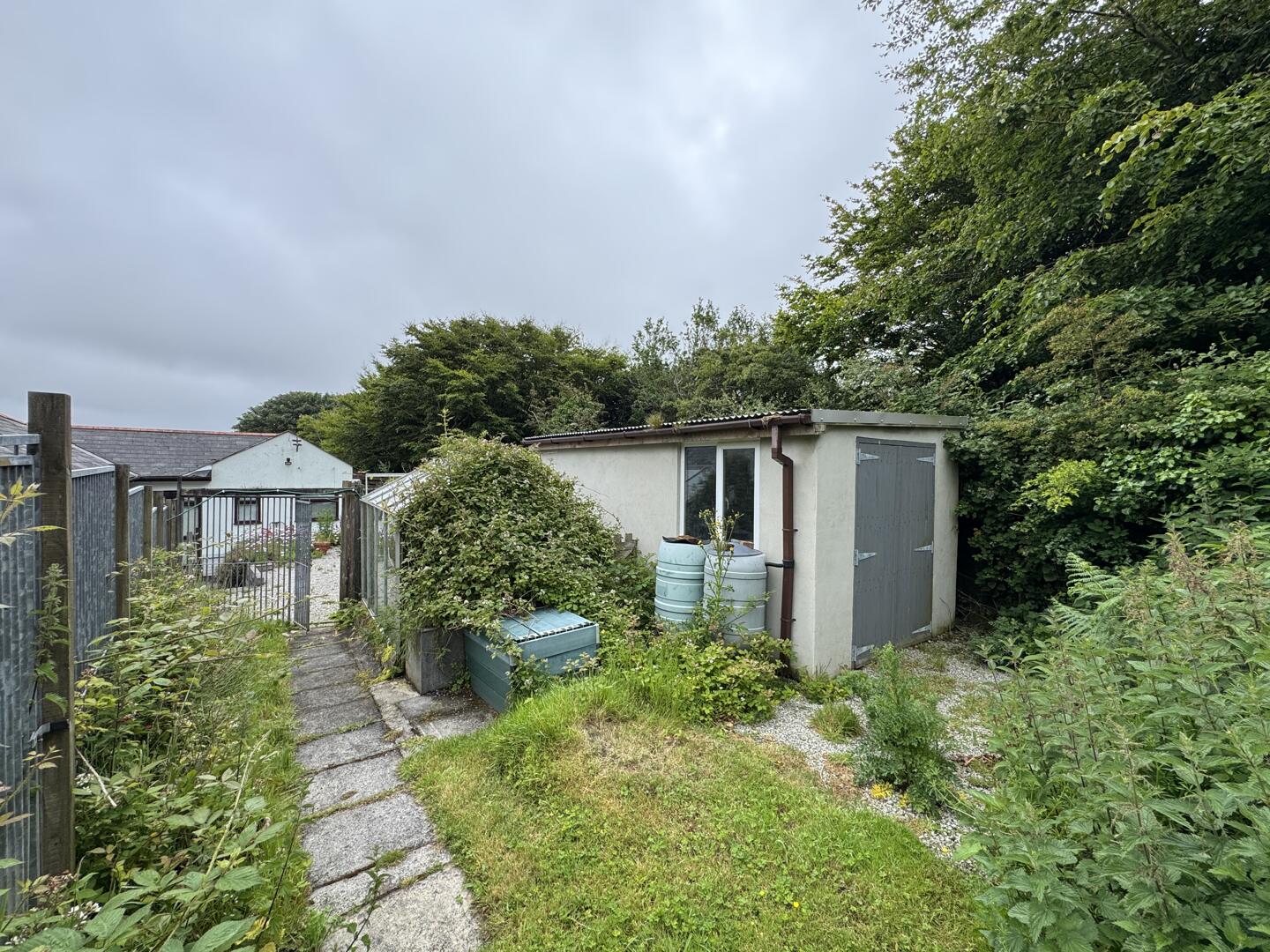 Busveal, Redruth